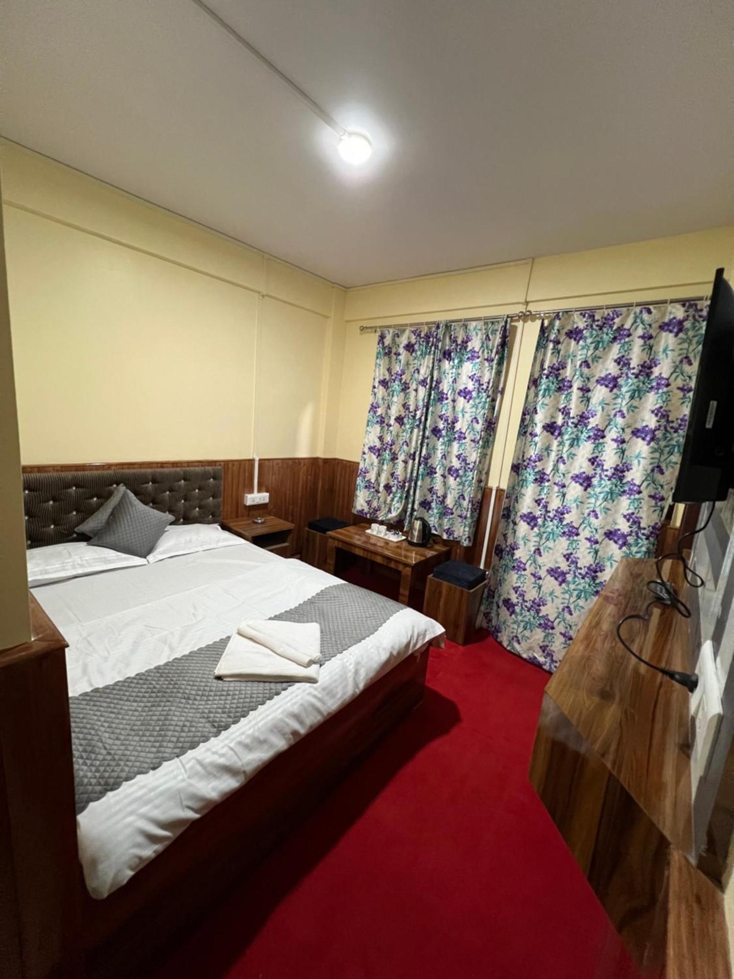 Hotel Hill Top ダージリン エクステリア 写真